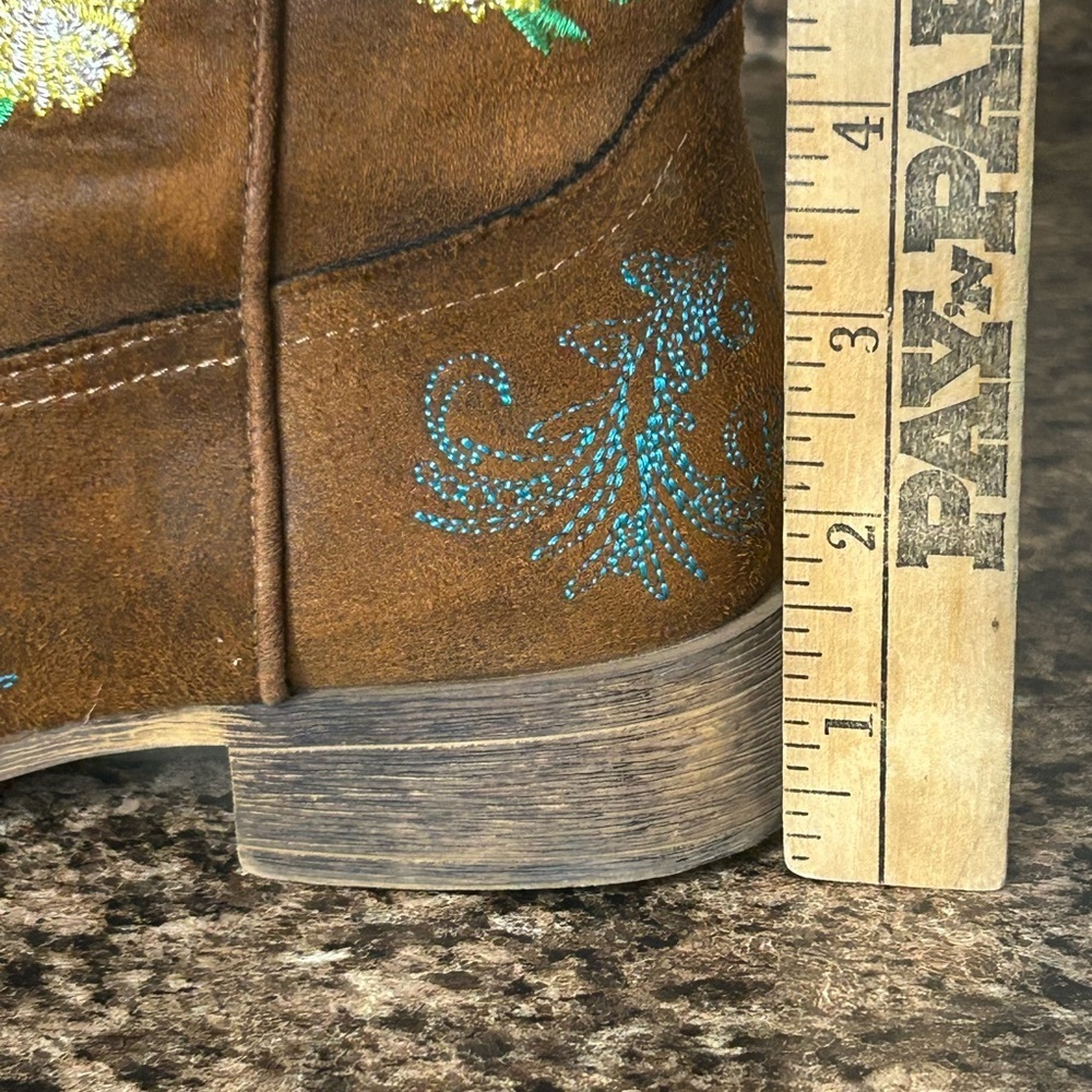 LITTLE GIRLS COGNAC FAUX LEATHER SQUARE TOE - Picture 7 of 7